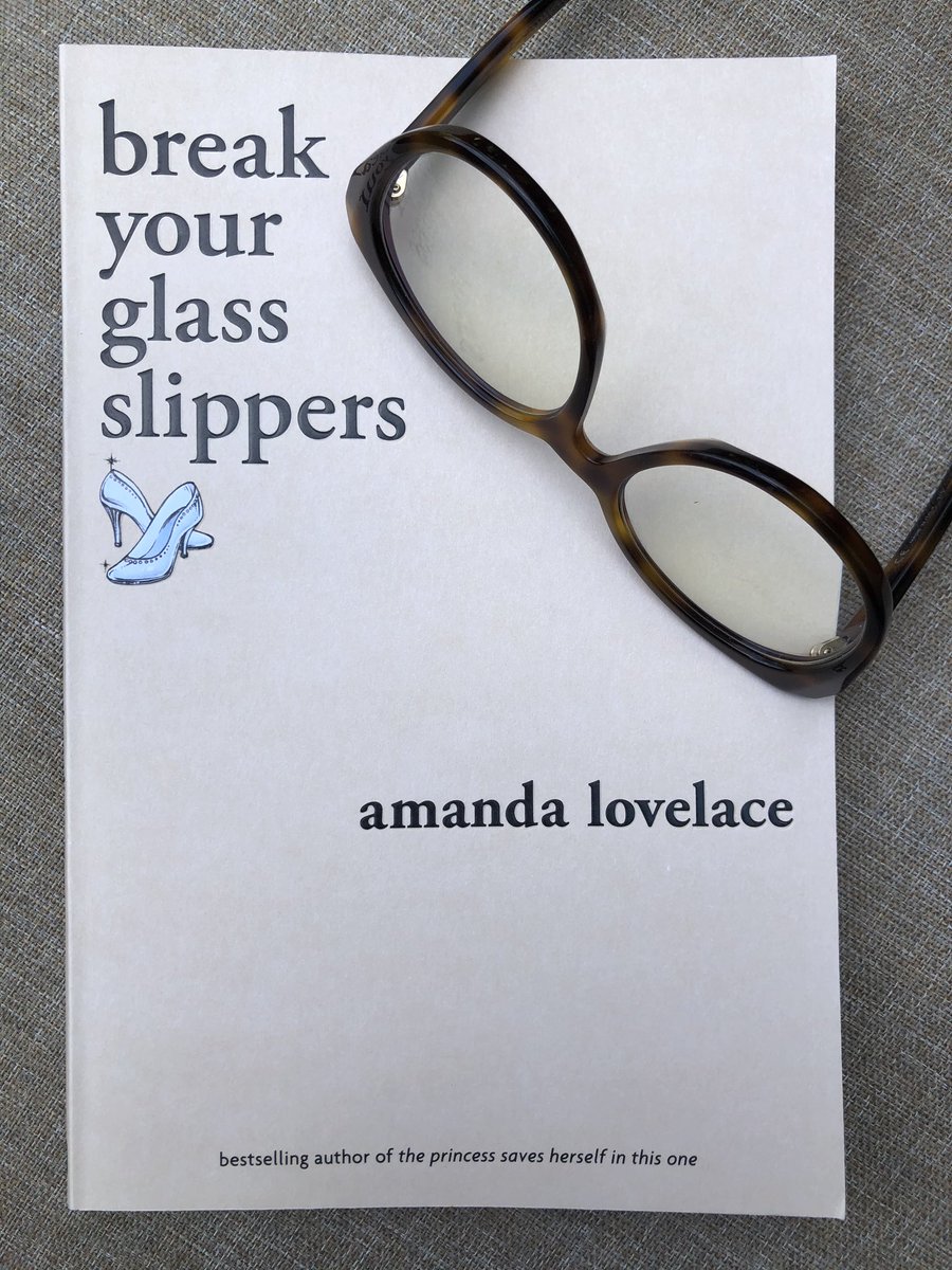 ShelfieTalk tweet media