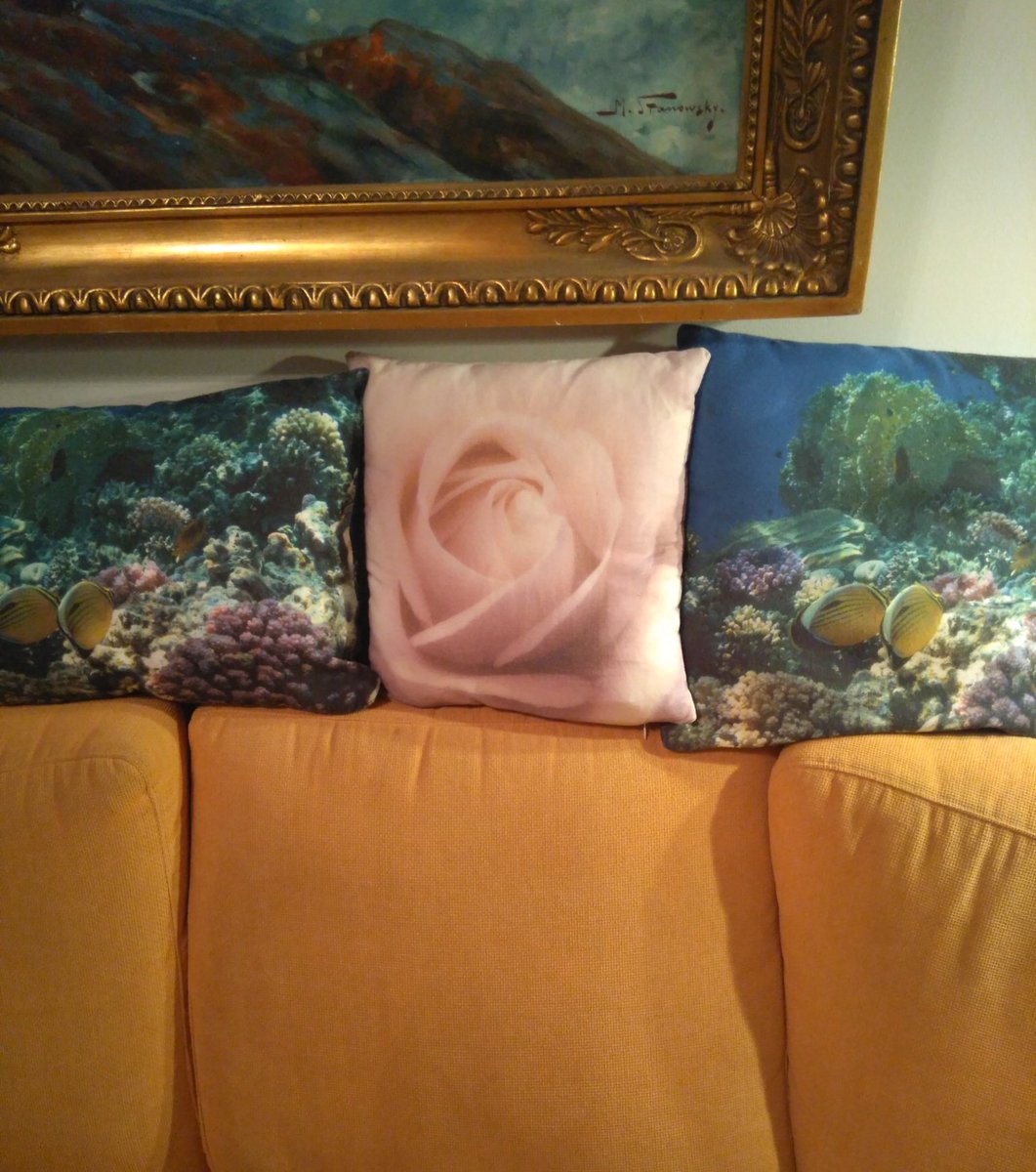 Happy customer 😊 sent an image of my 3 pillows on their couch.
#artistlife
#happiness
#bestcustomers
#artlove
#homedecor