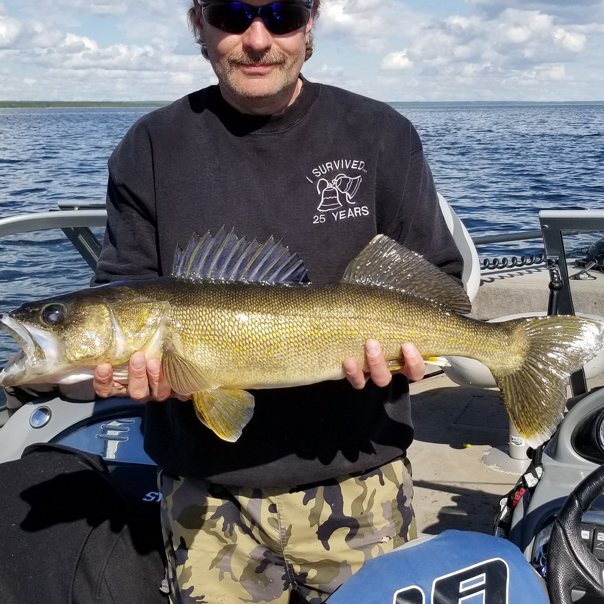 APACHE_101's tweet image. #motivation monday..FOLLOW EM..@FHDecals @OlHossVike @Skipperstackle @Kodaproproducts @captmorgan_usa @mike_Iaconelli @CCdorn @CaptMarciano @TwisterFishing @MissAnnieChtrs @shefishes2