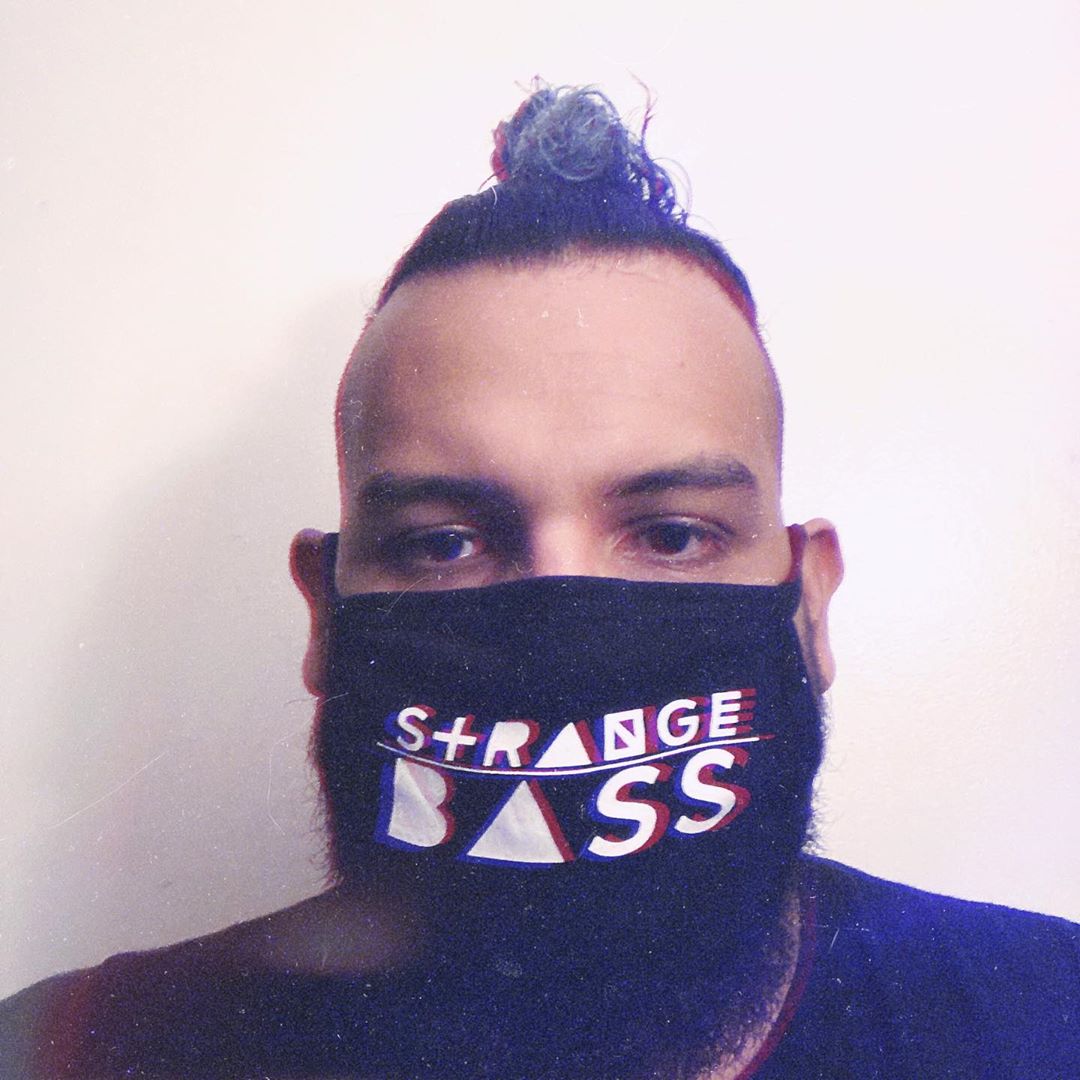 LAMEBOTMUSIC's tweet photo. so @Strange_Media made some #StrangeBass masks!
https://t.co/b7SeGGrLXf
#WearAMask #StrangeMedia #COVID19 https://t.co/E56YbZfCux