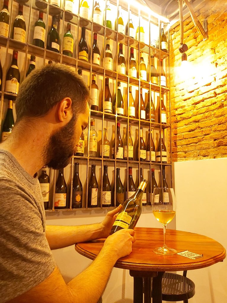 Estos tiempos nos han enseñado la pausa y el valor del tiempo compartido con los que más queremos. 
Seguimos siendo los mismos pero con nas seguridad y dedicación en cada cliente. Cariño todo 😍, como siempre ! 
Por fin puedes asegurarte una mesa en La Fisna : 91 539 56 15.  💪