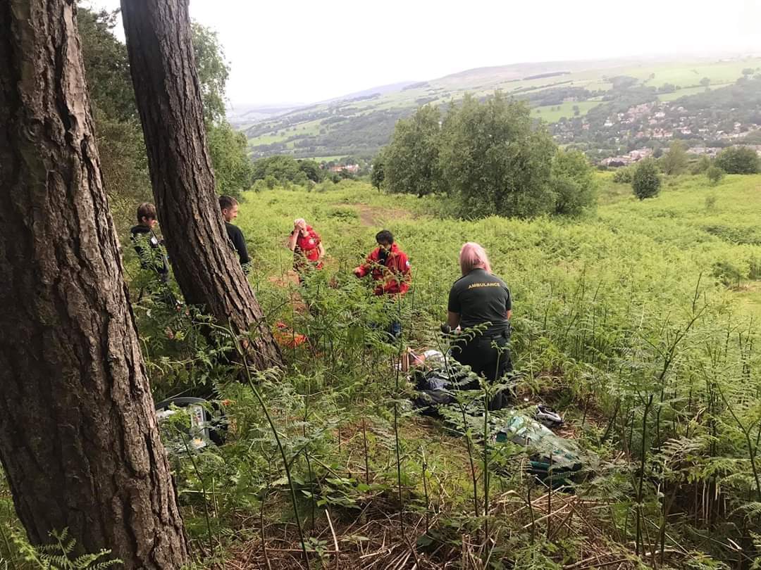 Call out 20 - 22/06/2020 Ilkley

 We had a call to assist the YAS with a mountain biker who had collided with a tree. He sustained a broken wrist and was able to walk to the waiting ambulance.