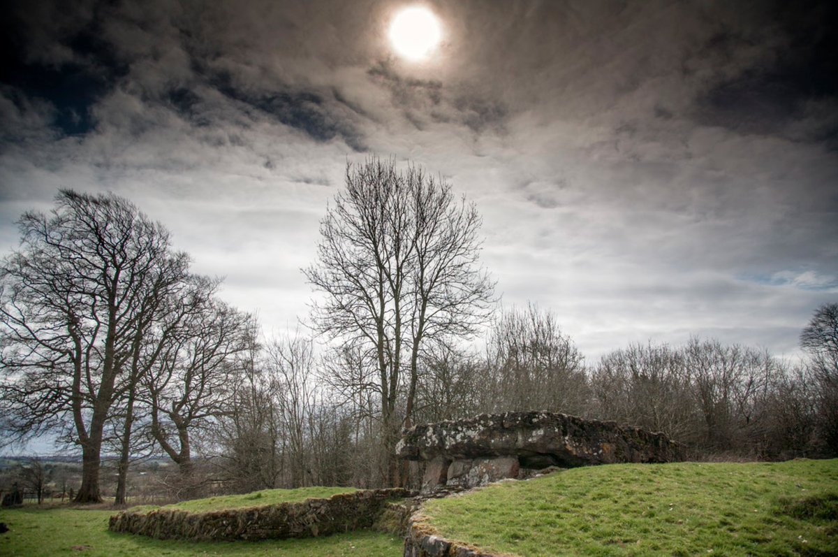 It's an immensely impressive site, rich in spiritual meaning and pagan tradition. Tinkinswood is managed by  @cadwwales.More   https://cadw.gov.wales/visit/places-to-visit/tinkinswood-burial-chamber  https://www.visitthevale.com/en/Be-Inspired/History-and-Mystery/Tinkinswood-Burial-Chamber.aspx  https://museum.wales/articles/2007-05-14/The-Stone-Age-tombs-of-south-east-Wales/  https://thejournalofantiquities.com/2018/10/06/tinkinswood-burial-chamber-st-nicholas-south-glamorgan-wales/Diolch  @caws_llyffant for the help!