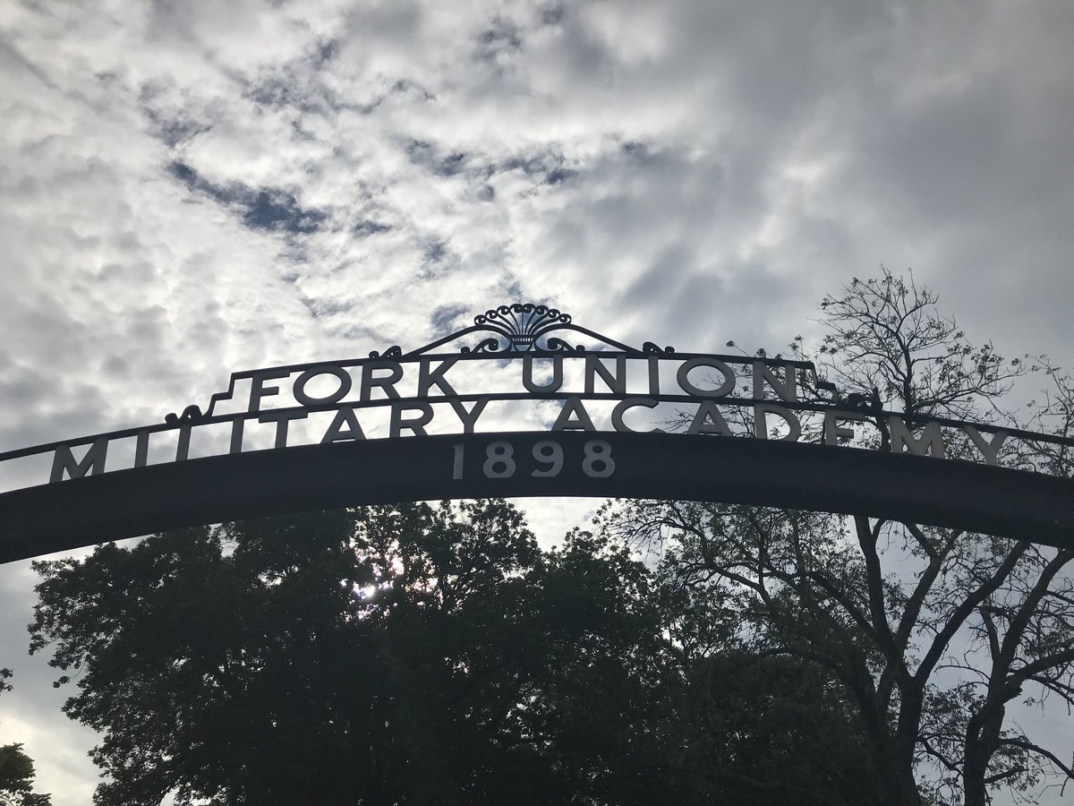 FUMA_Admissions's tweet photo. Wednesday Evening with Admissions returns July 1 as we visit with Umar Muhammad, ⁦@forkunion⁩ class of 1996 on his journey from cadet to college professor. Link may be found at https://t.co/ij5AQnftqx under Fairs and Open Houses. #forkunion #readyformore https://t.co/k2AGbrEgyl