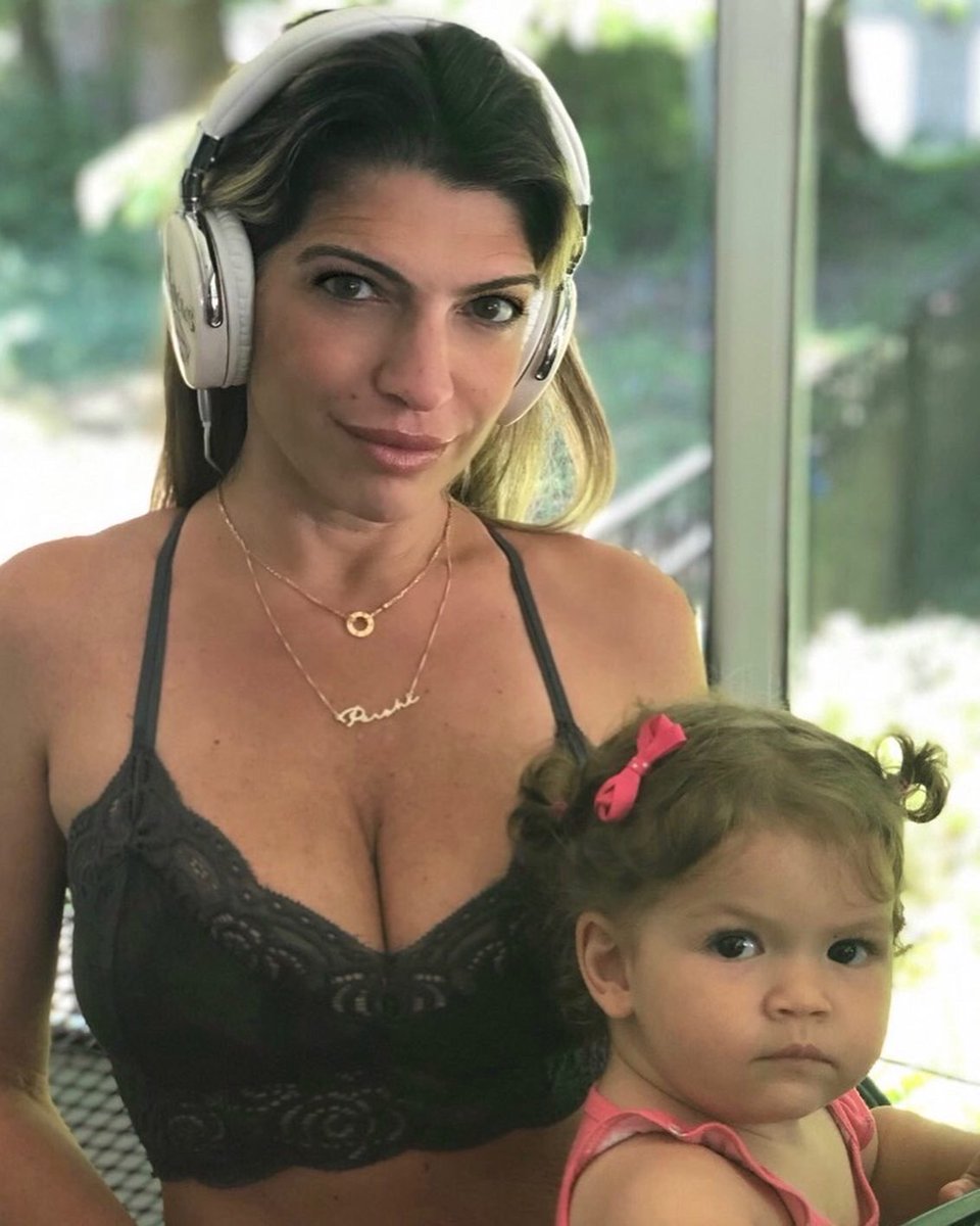 cherylcosenza's tweet photo. This is how we podcast #zoomstyle 🎙😏 #cherknows #bossbaby #minime #cohost #ceo #momlife #mondaymood #ownit #mondaythoughts @skeeryjones #speakingvolumespodcast https://t.co/n1RYAxadxF