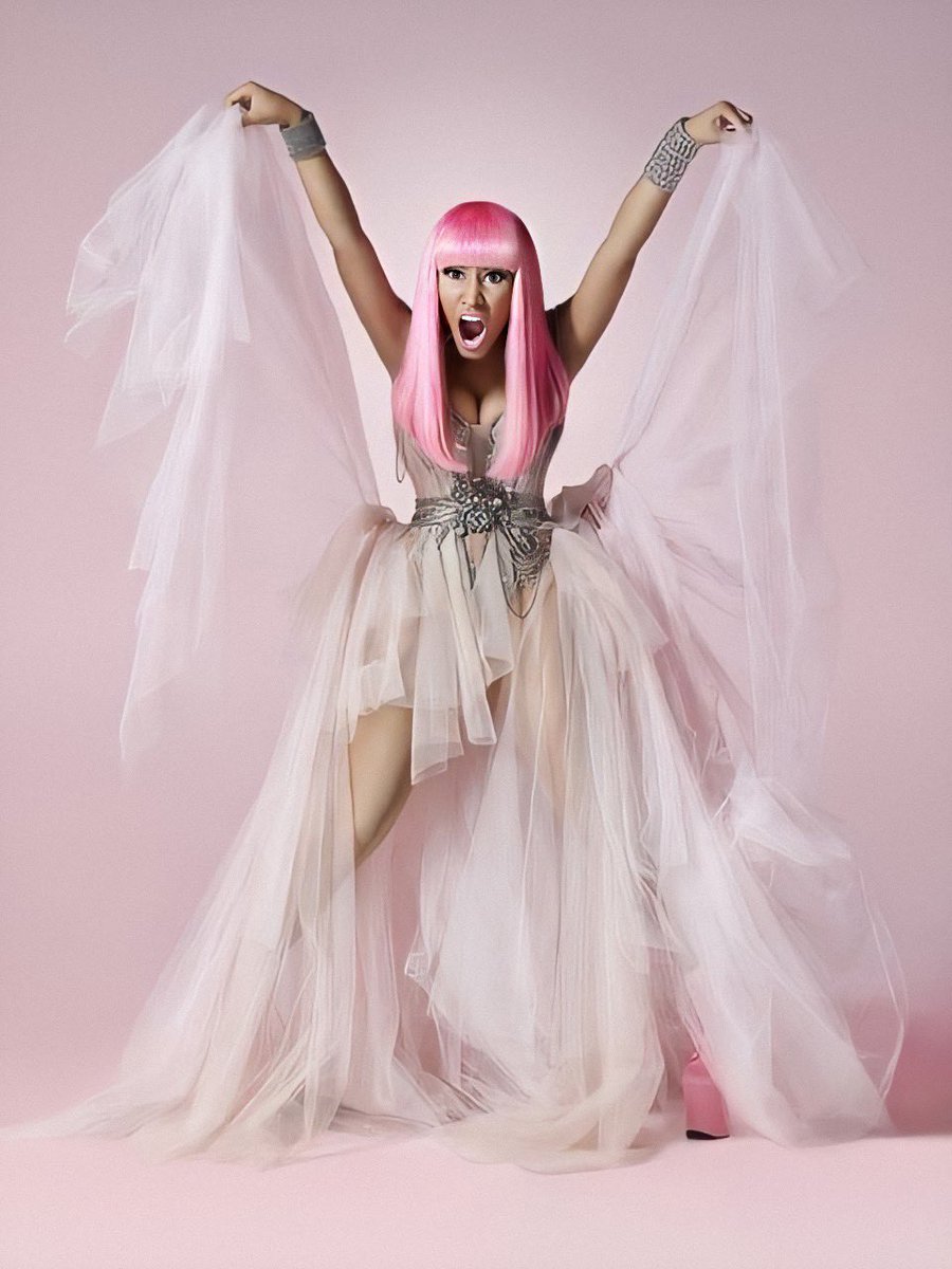 PlaytimesOverr's tweet photo. Pink Friday will always remain a classic. https://t.co/phsQK3DKnO