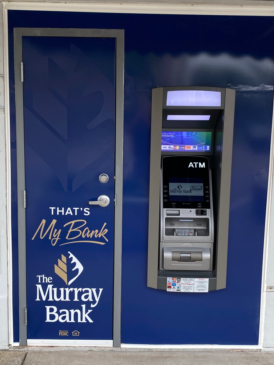 TheMurrayBank's tweet photo. Have you heard, we have a new Cash Machine in Downtown Murray Kentucky!!! Thanks to @helixcreative for putting the wrap on it and making it look awesome! #ThatsMyBank #LoyalToLocal https://t.co/Hg36lUokMF