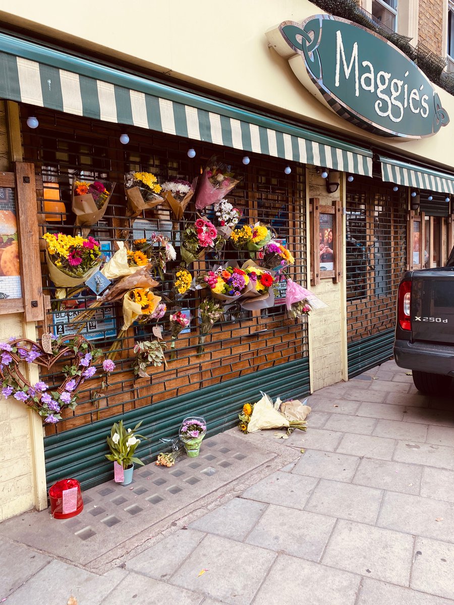 GraceBoyle94's tweet image. An icon of SE London, a true legend of #Lewisham but most importantly, a dear friend to my family. I’ll never forget those smiling Irish eyes, that perfect hair or that glistening aura. The sunflowers remind me of her because they are so warm and bright. Maggie ❤️