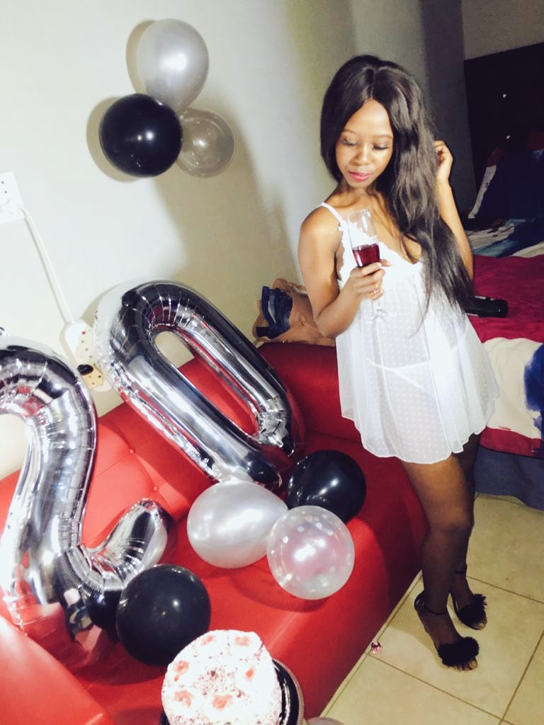 MaimaneEllen's tweet photo. Shoota Moghel!🥂💃 https://t.co/DtOqwuAyyL
