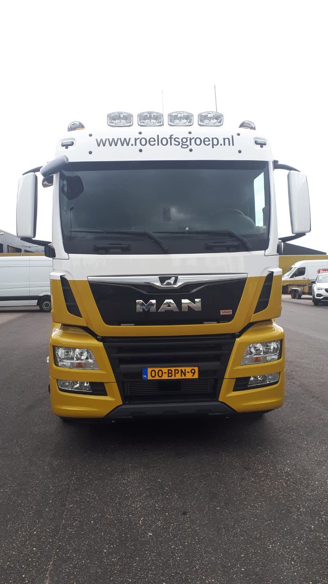 appiesteen's tweet photo. Vandaag prachtige #nieuwe #combinatie in ontvangst mogen nemen #trots #roelofs #man #vossebelt #dieplader #gsmeppel #asfalt https://t.co/sGSHdwEAov