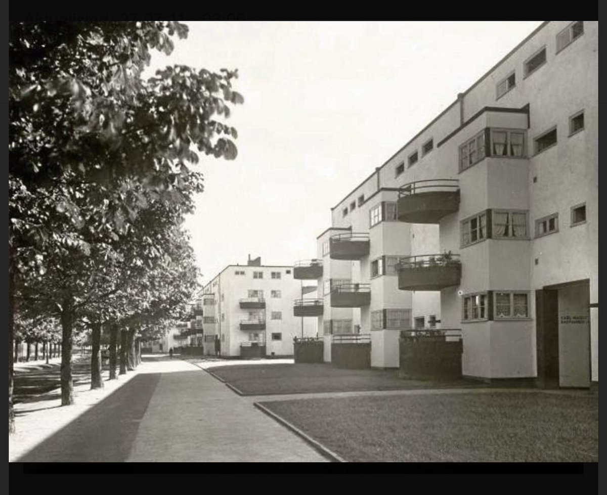 BREAKING: Frankfurt was already ugly before WWII.For that we have to thank the pioneer of “rational” and affordable construction - Ernst May. These housing blocks from 1928 are a typical example. Below a thread on housing aesthetics of Germany and the Netherlands.
