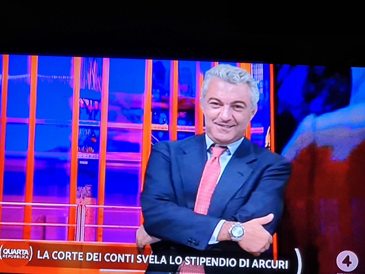 lilyplu's tweet image. @QRepubblica #Arcuri  lo sforamento del tetto stipendi era grave solo per #BuzziLab tanto da farla chiudere.