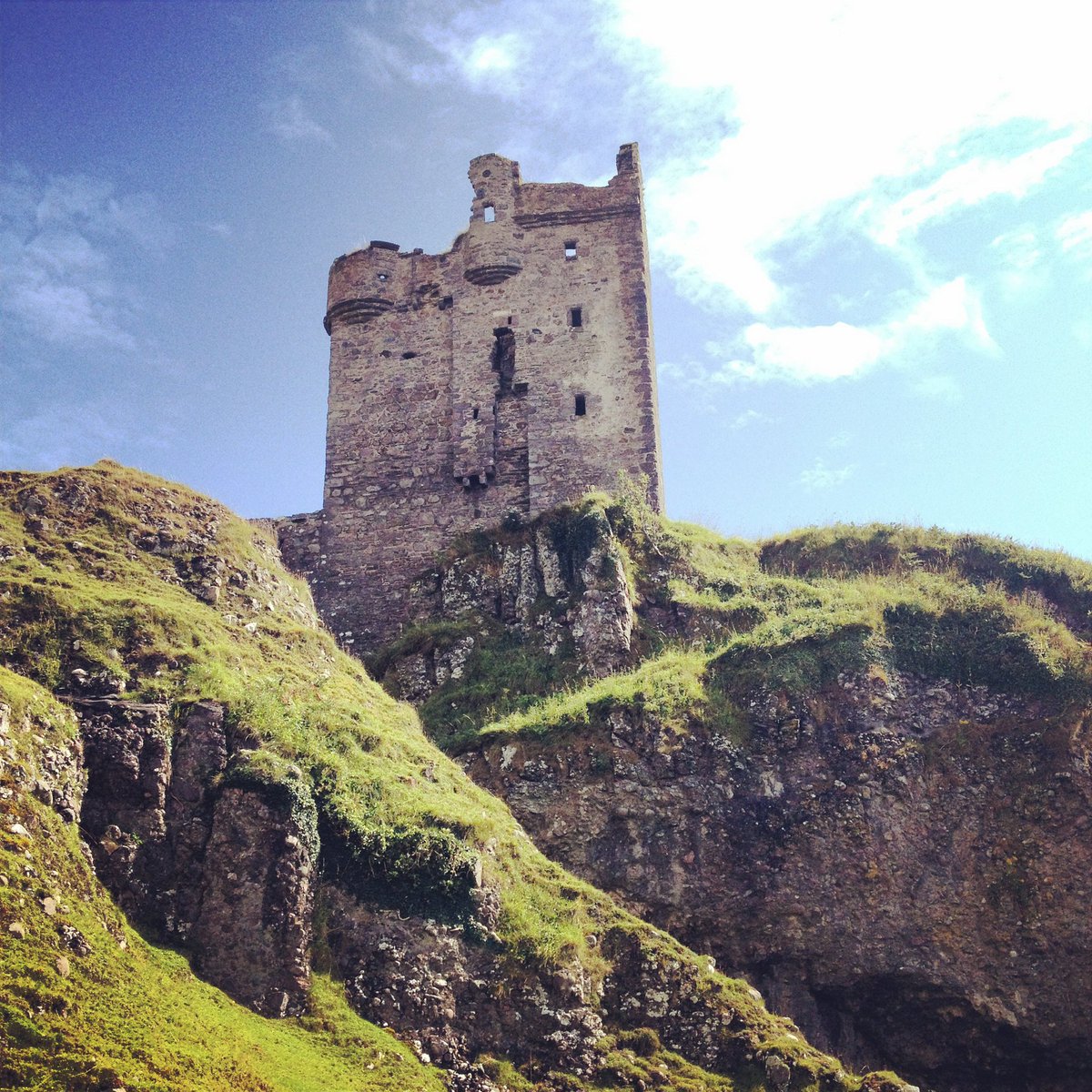 craigfrew's tweet image. Throwback to 2014.... spent a cracking few days on the West Coast of Scotland with Andrew Bradley, Martin Hadlington, Bill Revie, Duncan Strachan and the 2014 @SPAB1877 William Morris Craft Fellows &amp;amp; Scholars....