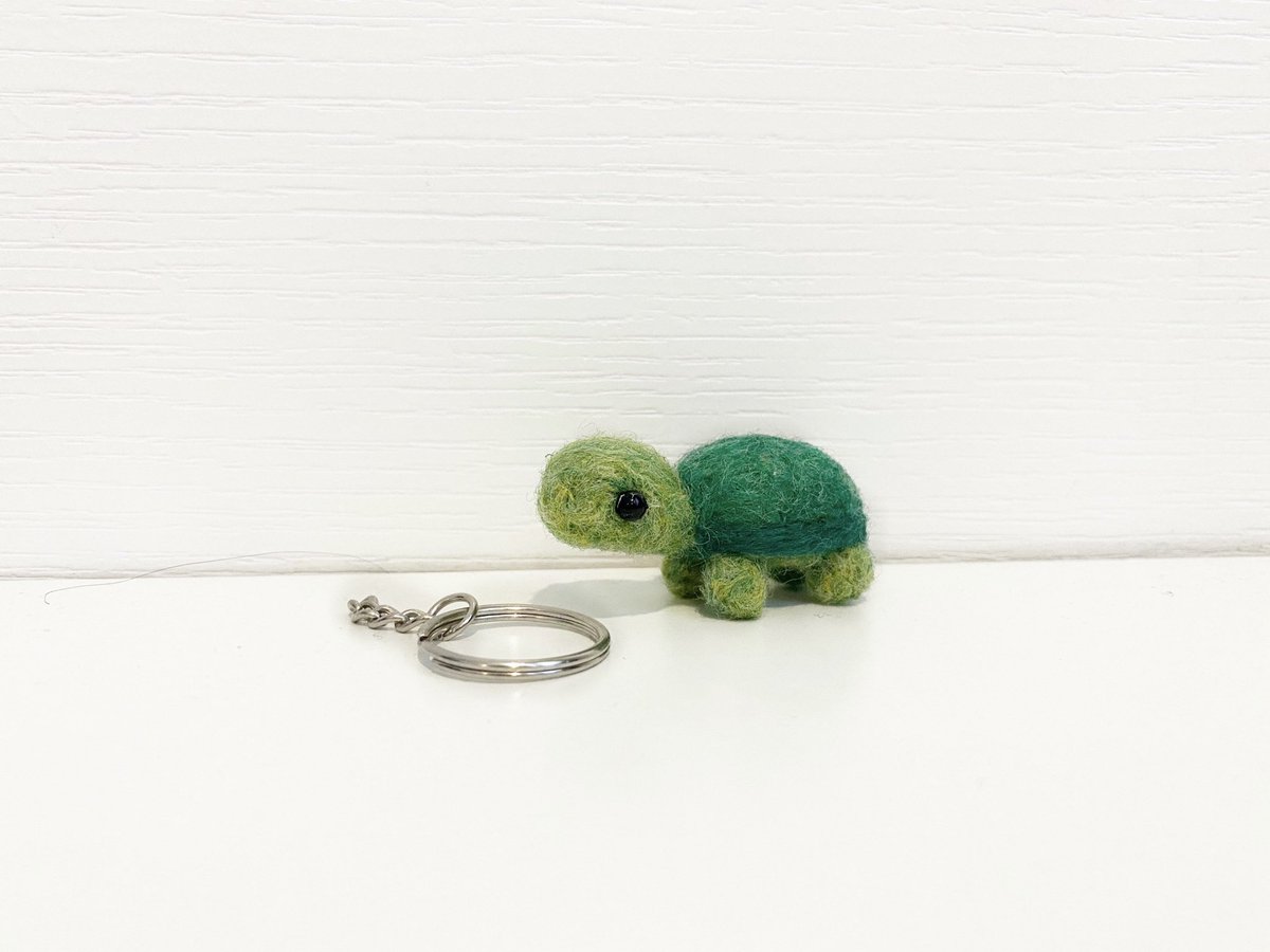 akina_g2's tweet photo. Excited to share this item from my #etsy shop: Mini Turtle Felt Plush | Needle Crafted Gift | Cute Keychain | Turtle Keychain | Turtle Plush | Felted Gift | Needle Felted Turtle #needlefeltedturtle #turtlekeychain #cutekeychains #turtleplush https://t.co/UyHEZ4NV9c https://t.co/yNZl9OUhU6