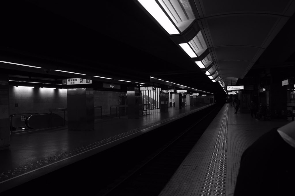 herakles_photo's tweet photo. Brussels saint gery. #saintgery #Brussels #bw #black #white #grey #photography #bwphoto #blackandwhitephotography #blackandwhite #weird #people #street #streetphotography #urban https://t.co/yGIjPb15MV