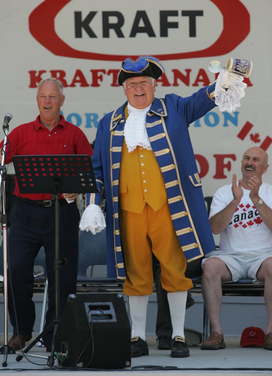 POTD: Today we honour the late, great Cobourg Town Crier of 23 years, Tom MacMillan in our Canada Day themed Photo of the Day! Tom’s amazing presence and spirit will never be forgotten.
#ExperienceCobourg
#VirtualCanadaDay
#potd