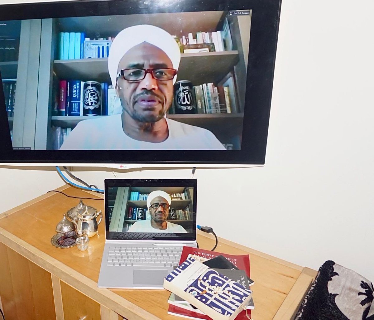 CEIUK's tweet photo. LONDON SHORT COURSE:
•
For the one who PERSISTS with Love, Sincerity and Determination the journey becomes easier, and he can reach Allah quicker.
Discussing Persistence in Ibn Qayam’s al-Jawziyyah’s Fawaid with Sh Babikir.
•
#persistence #quran #salah #ceiuk https://t.co/Mc4o8XetpR