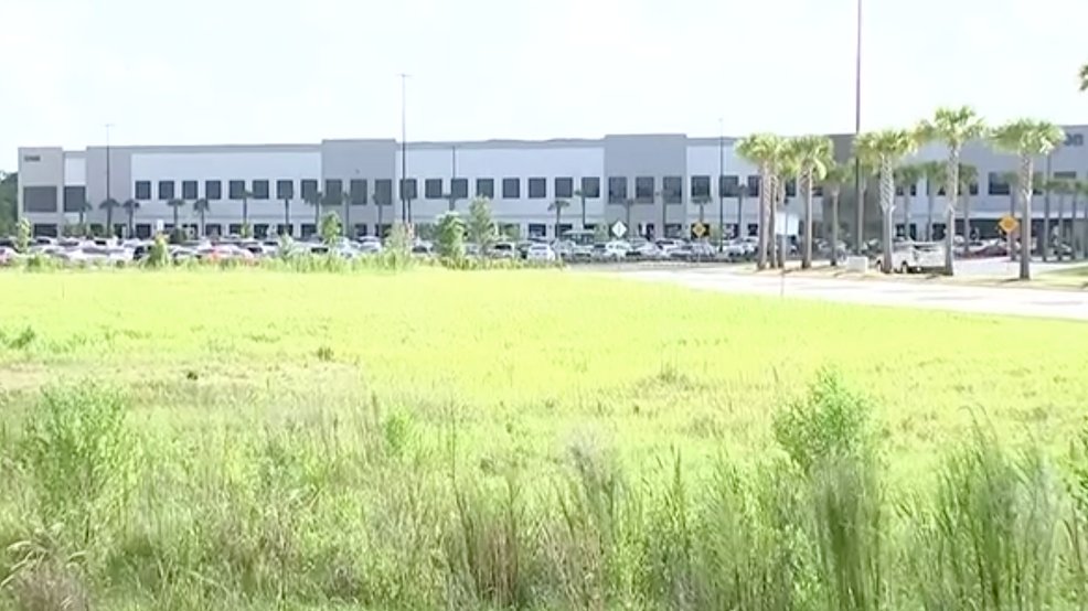 1 killed, 2 hurt in shooting outside Florida Amazon facility