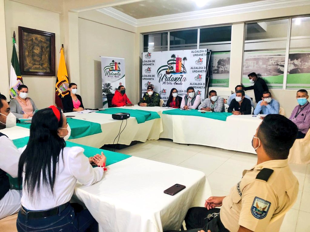 DPS_LosRios's tweet photo. #LosRíos | Carolina Moreira, Directora Distrital de Salud, participa en reunión del COE cantonal de Urdaneta, para analizar la curva epidemiológica de casos de #COVID19 y fortalecer estrategias de prevención del contagio de la enfermedad. #PrevenciónEsSalud https://t.co/Bg6AdtL79v
