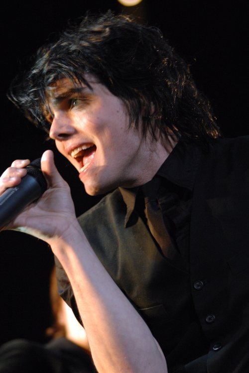 a thread of gerard's black waistcoat from 2007 aka my favorite look