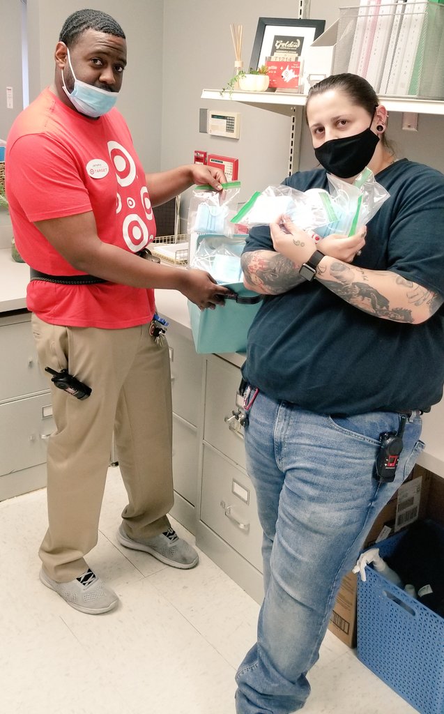 Me n Paige in the trap bagging up masks for <a href="/thenewcrc/">Carla Clark</a> #1214DreamTeam