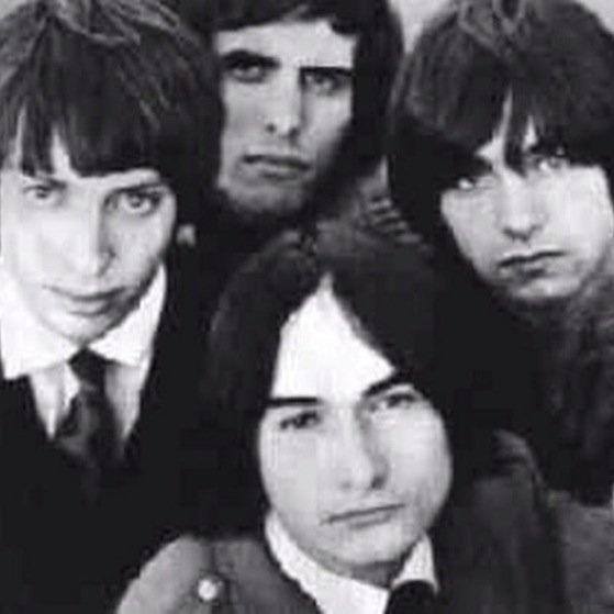 dinaregine's tweet photo. Farewell to my friend, mentor #TomFinn who passed away Saturday. Many know Tom as the bass player in the #LeftBanke(Walk Away Renee), but he was also a brilliant #DJ who showed me the ropes back in the day.Rock in Peace dear Tom 🌹 @Oprah https://t.co/4gOVoZkpdC