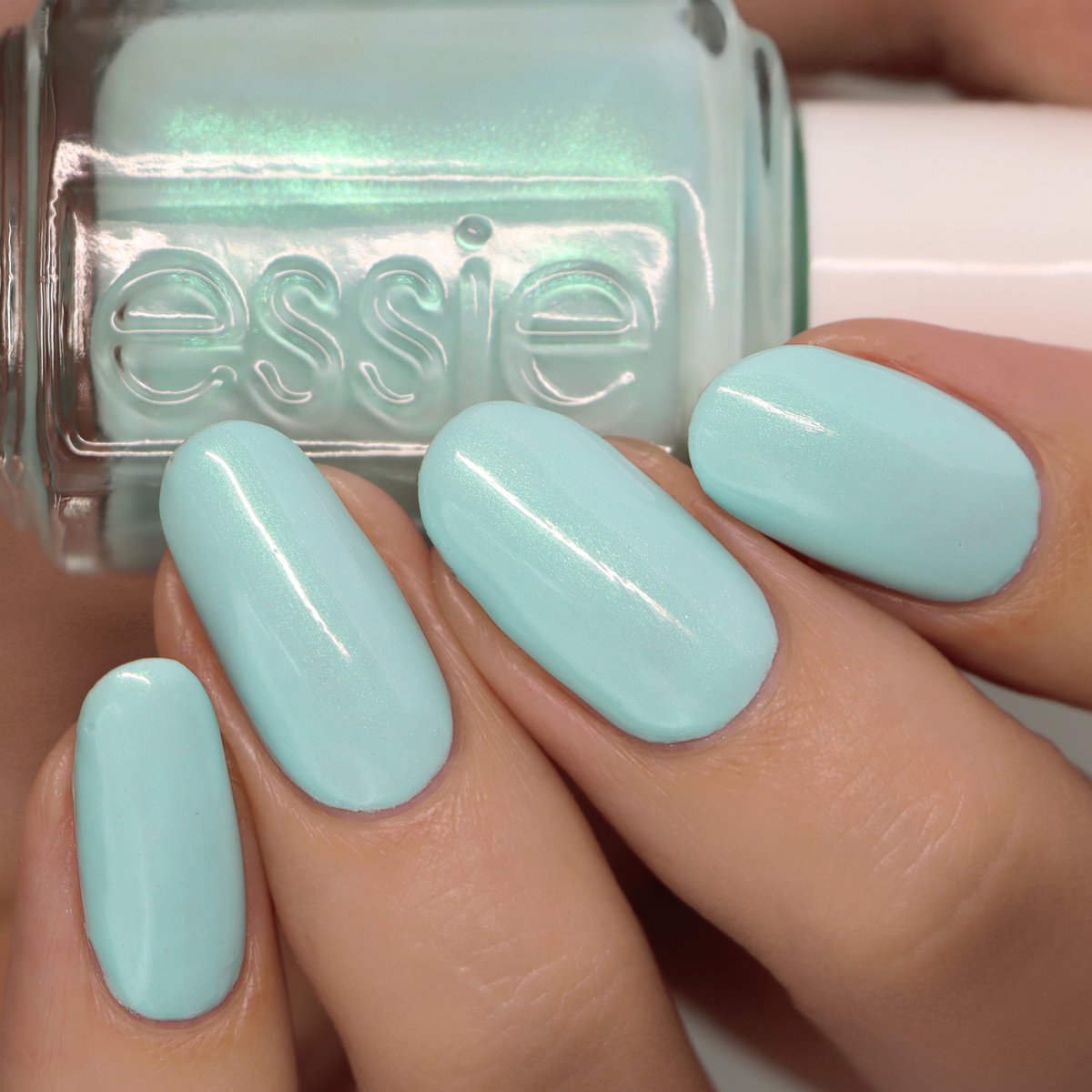 🌊🌊
<a href="/essie/">essie</a> Seas the Day

instagram.com/p/CCBz98fDVzr/