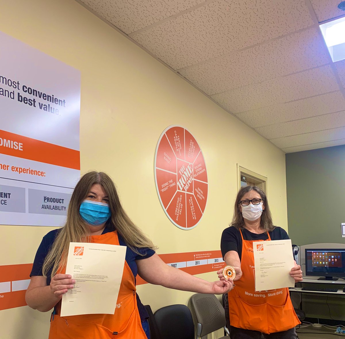 Laura_BMata's tweet photo. Congratulations to our COS Clarissa and D23 flooring specialist Sharon for getting a regional Vice President recognition award from @LemmaTony These ladies come into work and grind everyday! @andresears18 @skumarTHD @aldakonda @LilyGSV @MerchGenius6701 @MaureenTumilty https://t.co/Ni0hON2ToV