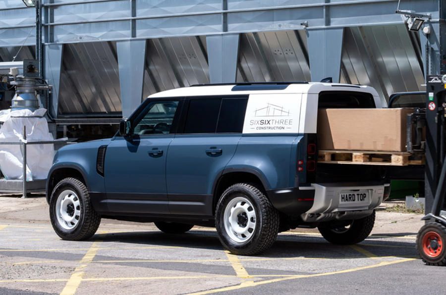 autocar's tweet image. The new Hard Top commercial version of the @LandRover Defender will touch down later this year in short- and long-wheelbase forms buff.ly/3icAXXU