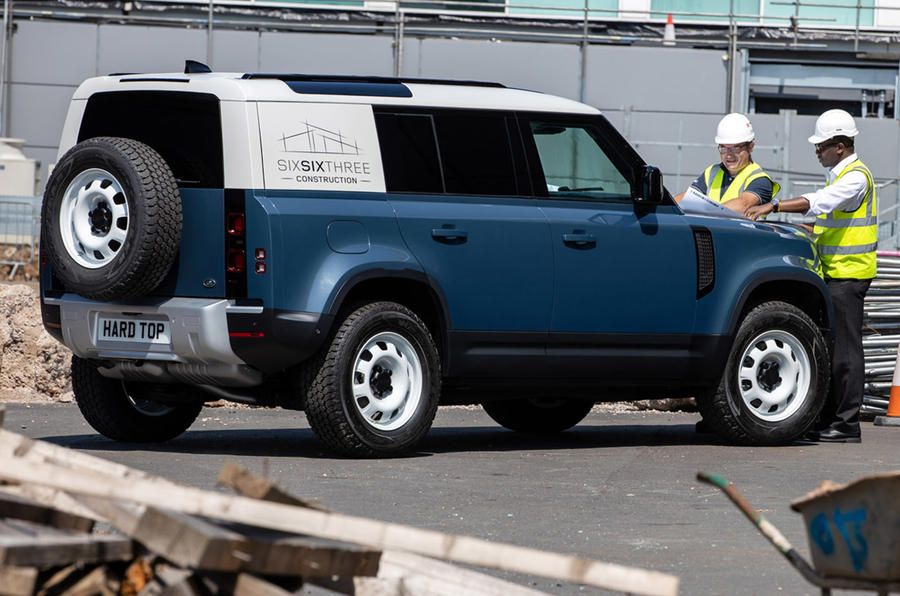 autocar's tweet image. The new Hard Top commercial version of the @LandRover Defender will touch down later this year in short- and long-wheelbase forms buff.ly/3icAXXU