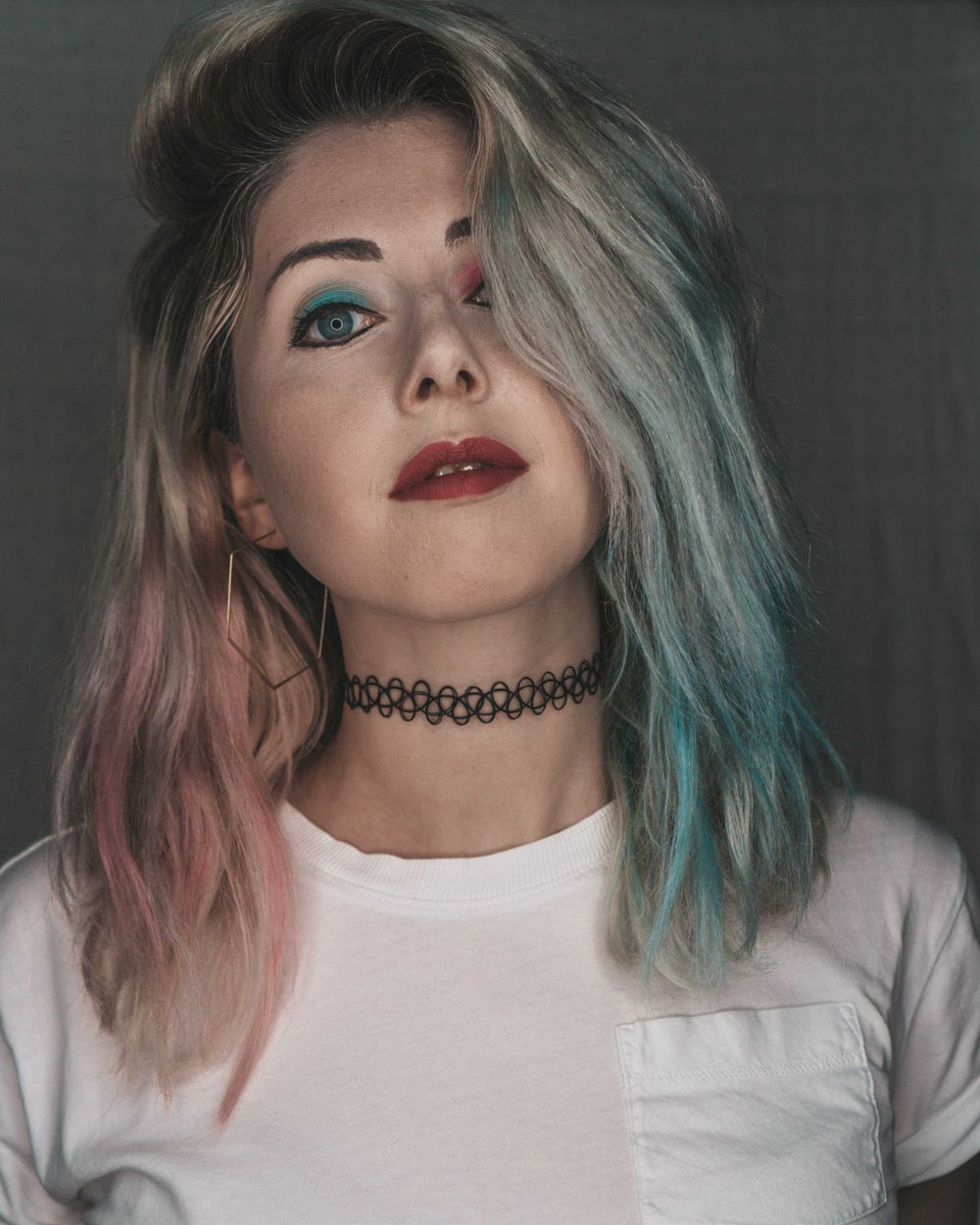 allisonflowerrs's tweet photo. 🌸💠 half and half 🌸💠 https://t.co/TPTTpYyDN5