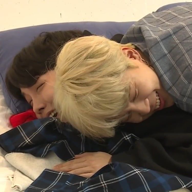 jihope- the affectionate roommates