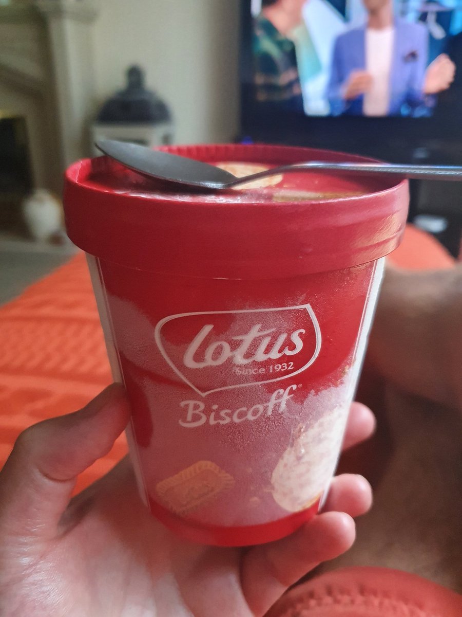 Never have I been so in love with ice cream - OMG..thank you @lotusbiscoffUK <a href="/BiscoffCookies/">Lotus Biscoff US</a> #biscuits #icecream #biscoff #lush #heaven