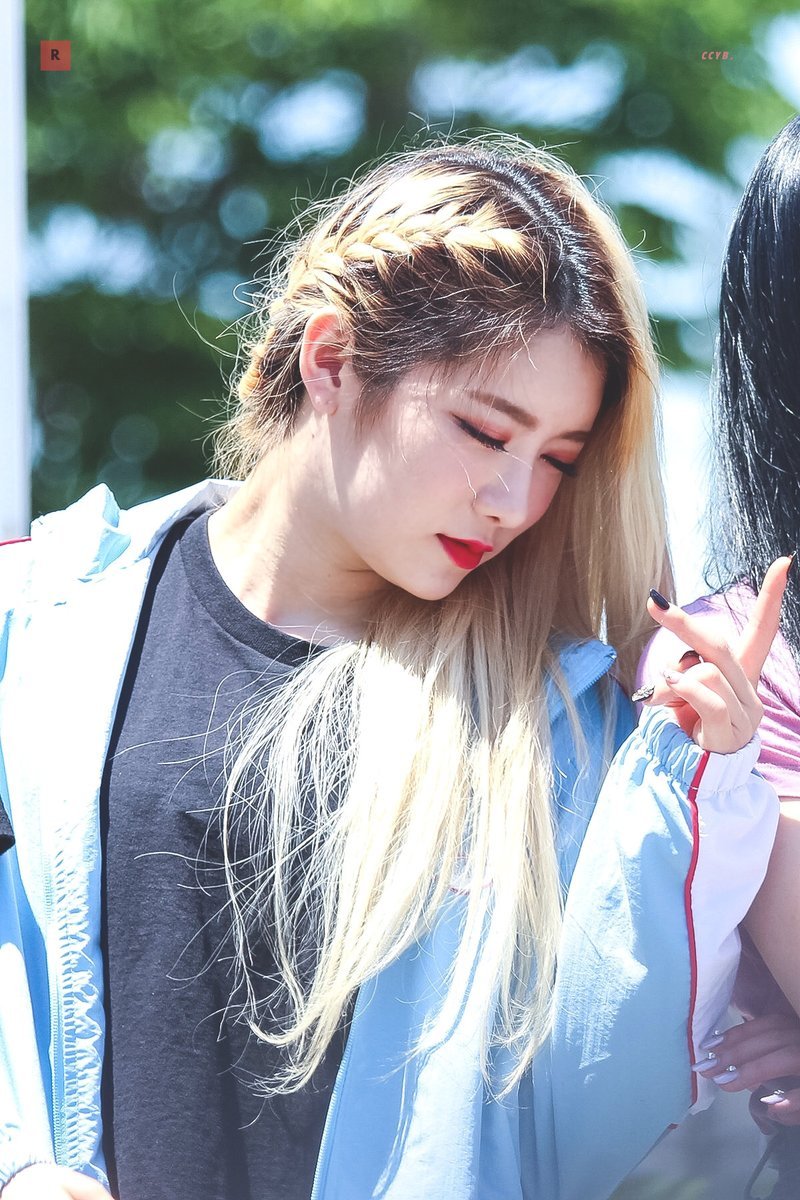 giirlgrouplooks's tweet image. hinapia ; yaebin