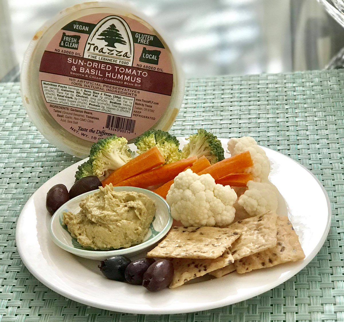 Create your healthy snack platter with our Sun-Dried Tomato &amp; Basil hummus! 
#healthysnackideas #eatlocalpdx #HealthyAtHome