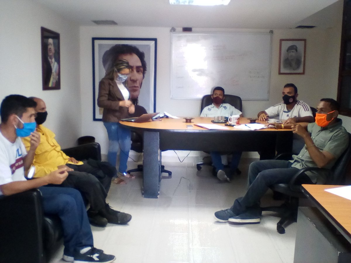 abrito77's tweet photo. Hoy, #29Junio se llevó a cabo la reunión de planificación semanal por parte del equipo de @mimerida_bella con la participación de @bomberos_ULA y @Barrio_Tricolor, con el fin lograr un trabajo articulado para tener una #MeridaBella porque #JuntosTodosEsPosiblr
@MVzlaBella https://t.co/xKoWy25lyL