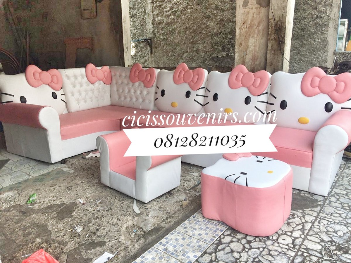 cicirahardjo's tweet image. #hellokitty #sofahellokitty #cicilan #sofa #ruangtamu