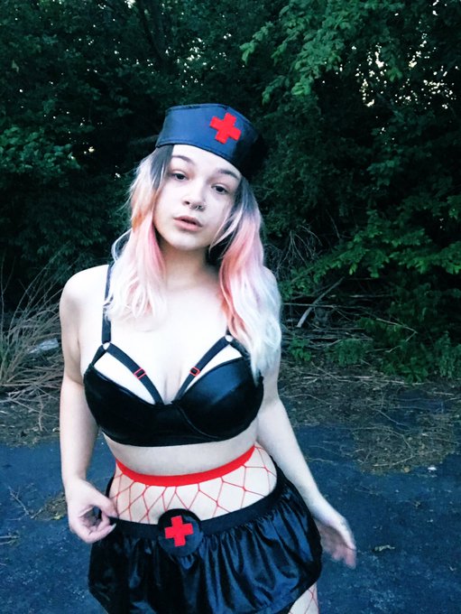 🖤💉 https://t.co/S5ttMSwhHb<a href="/tag/tinysatan"class="tags"><span>#tinysatan</span></a>