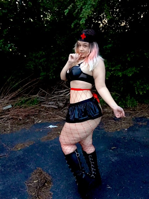 🖤💉 https://t.co/S5ttMSwhHb<a href="/tag/tinysatan"class="tags"><span>#tinysatan</span></a>