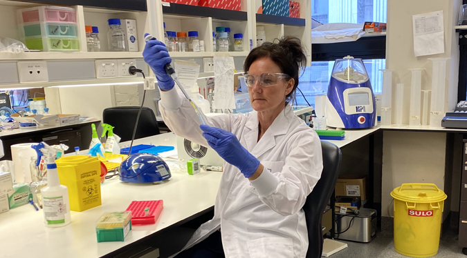 For Sarah Steane, research is a labour of ❤️

She's been a dedicated #UQ research assistant for 20 years &amp; just started a PhD investigating the effects of alcohol on embryos through a <a href="/nhmrc/">NHMRC</a> scholarship, all while raising 3 beautiful kids

Read her story bit.ly/2CTa37g