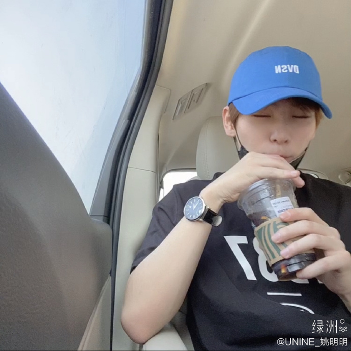 UNINEFAN's tweet photo. 200629 #UNINE
#YaoMingMing #姚明明

[Weibo Update]
รูปเก้าช่องนี่ พอไหมครับ
ผม
เต็ม
ที่
แล้ว
... https://t.co/Z6SqI4n8JX