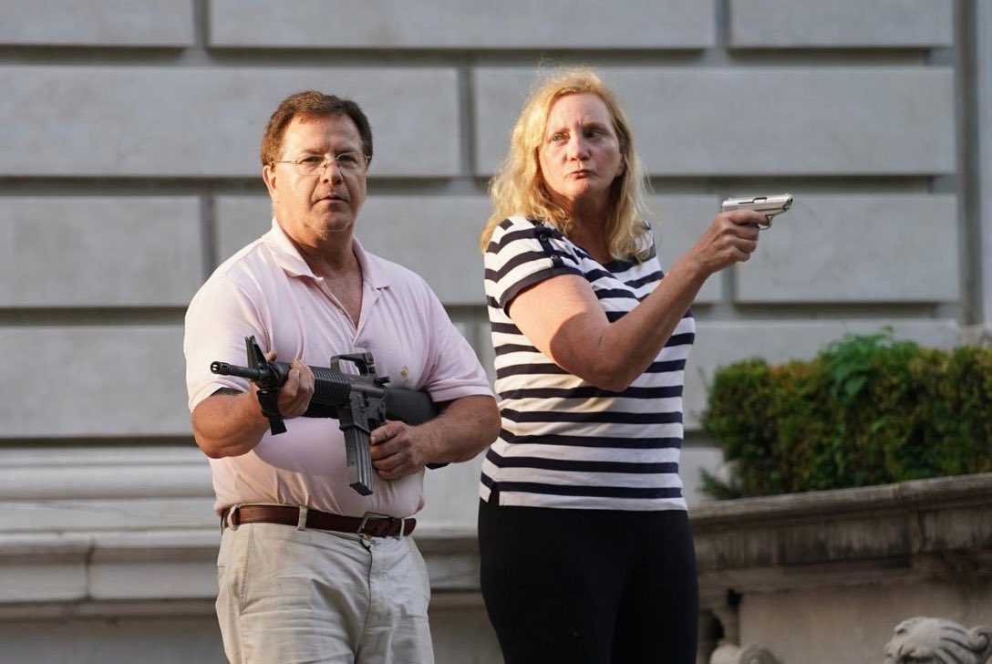 thetrthprevails's tweet image. They were defending their property. What&apos;s the big deal? What is the second amendment for? If you don&apos;t want to risk it, then don&apos;t go on their property! Simple. #kenandkaren #mrssmith #McCloskey #SecondAmendment #AmericaFirst #americanhorrorstory #BlackLivesMattters #BLMprotest