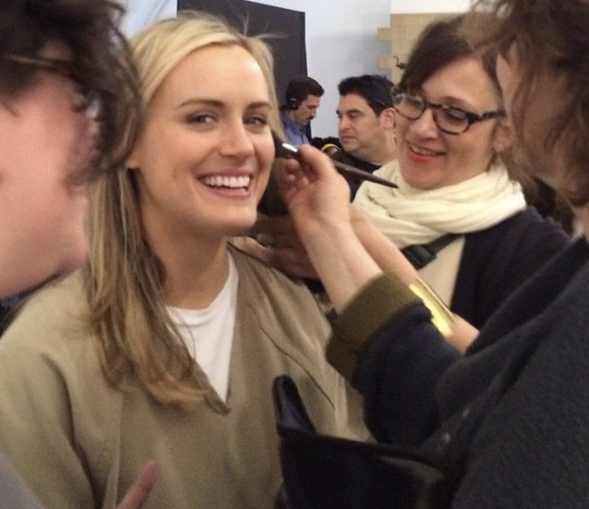 chapmvns's tweet photo. Her smile makes my heart go 🦋
#TaylorSchilling #taylorschillingsmile #piperchapman #OITNB #orangeisthenewblack #vauseman https://t.co/DvhGIDVasj
