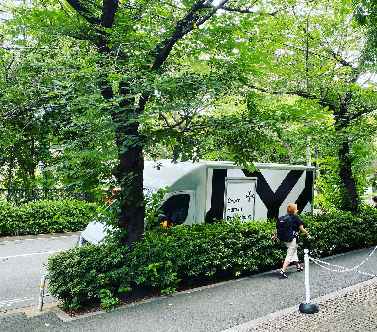 ashibe_8's tweet photo. 路上のAVATRAに遭遇した。準備中の様子、ふぁいとー。
#Photogrammetry #AVATRA https://t.co/BvhXMmDO7j