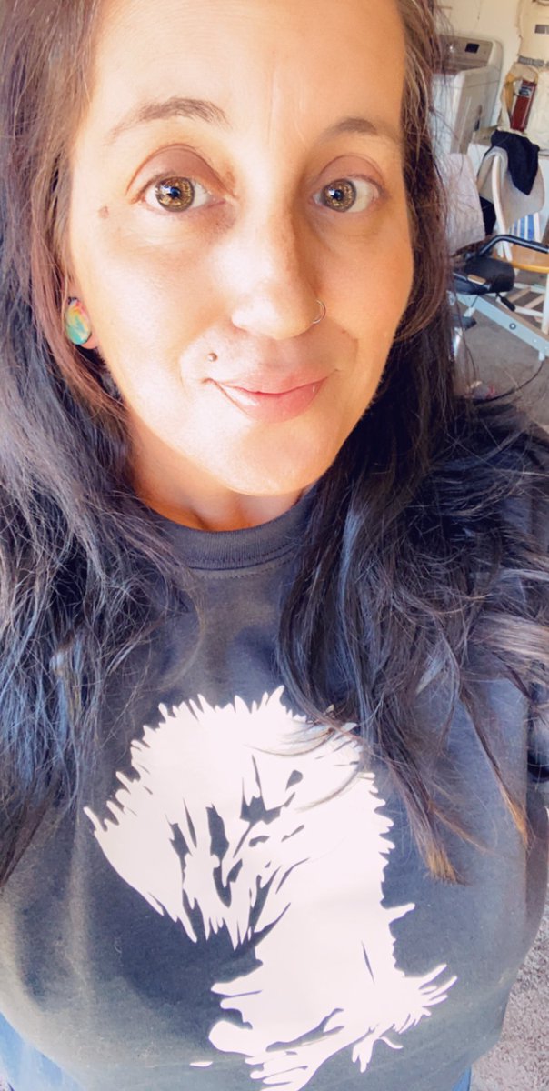 It’s a smile! #youcantfuckwithmytshirtgame #thelostboys #horrortshirts don’t look at my grey hair. Oh, and this smile is for you. 🌙