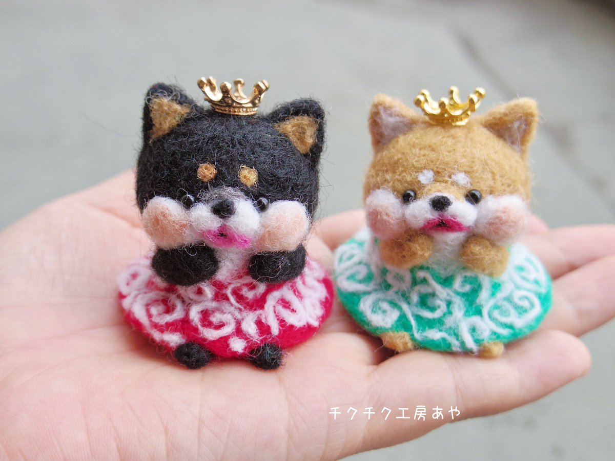 rao_moko's tweet photo. 思わず、ニヤとしちゃうような柴犬さんを羊毛フェルトで作っています♡

表情豊かな柴さんをみて少しでも日々の癒しになれたらと思い、心を込めて作っています♡

柴さんのほっぺには癒しと夢と希望が詰まってます笑

@Lupopo_cafe さま
いつも素敵な企画ありがとうございます♡ https://t.co/qlATBDvgWD