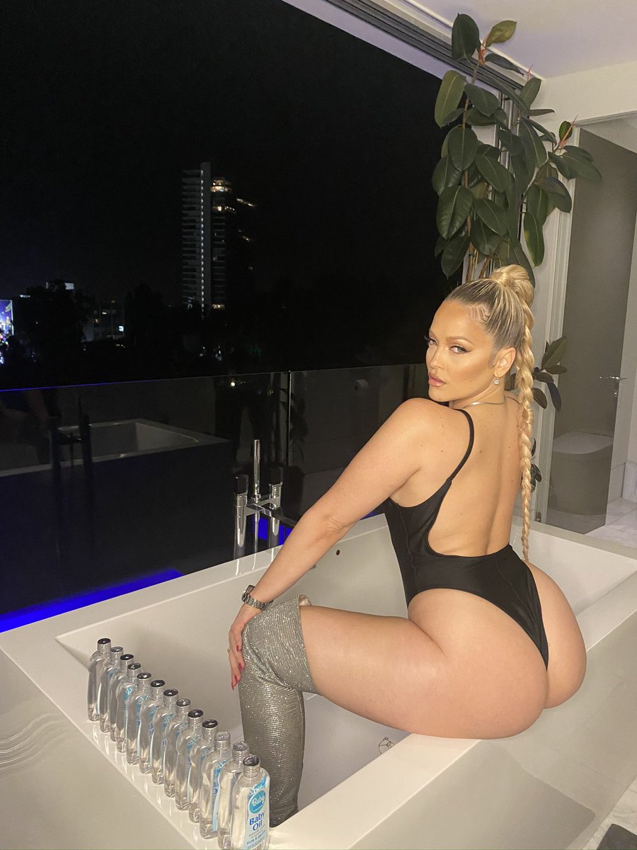 http://www.onlyfans.com/alexis_texas.