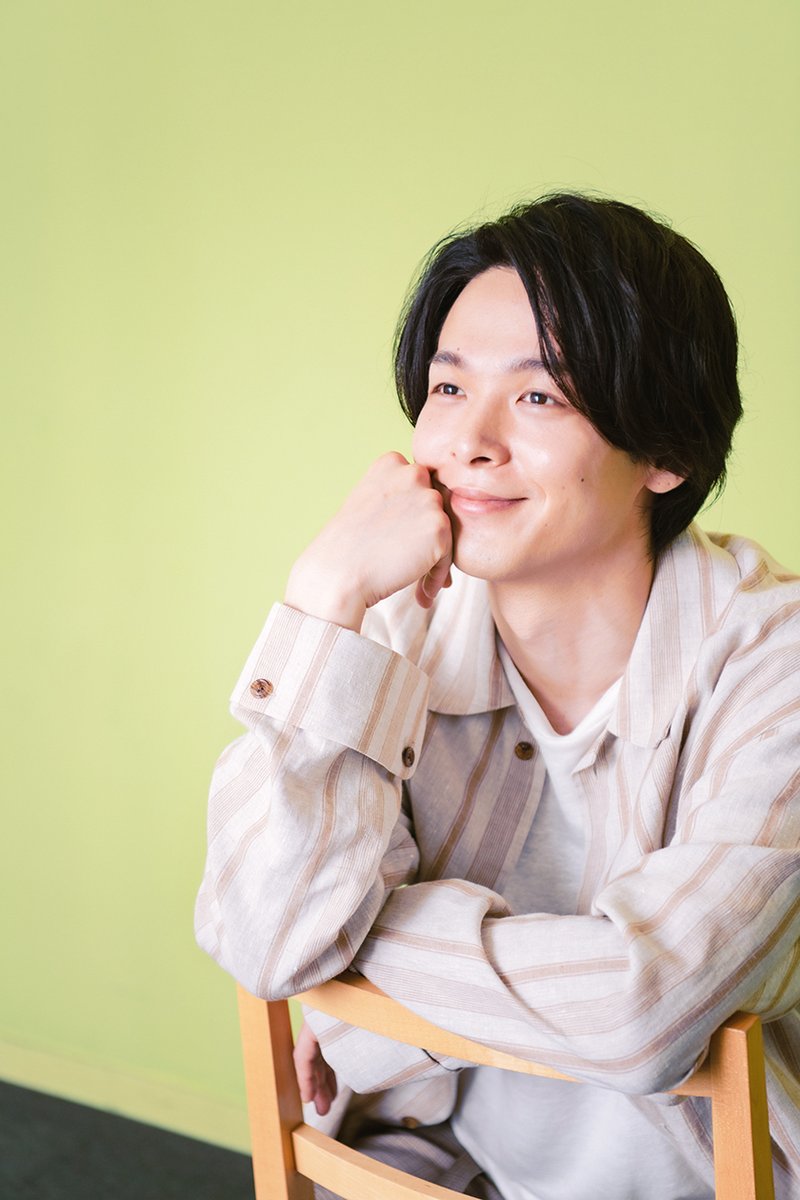 livedoornews's tweet photo. 【ミステリアス】出会った役は「自分であり、自分ではない」存在── #中村倫也 インタビュー
https://t.co/uyhyainooc

素のように見せている部分も、じつは巧妙に作られたキャラクターなのでは？ そんな問いにも、「それでいいんじゃないですか？」と笑みを浮かべる。 https://t.co/owywWitNEK