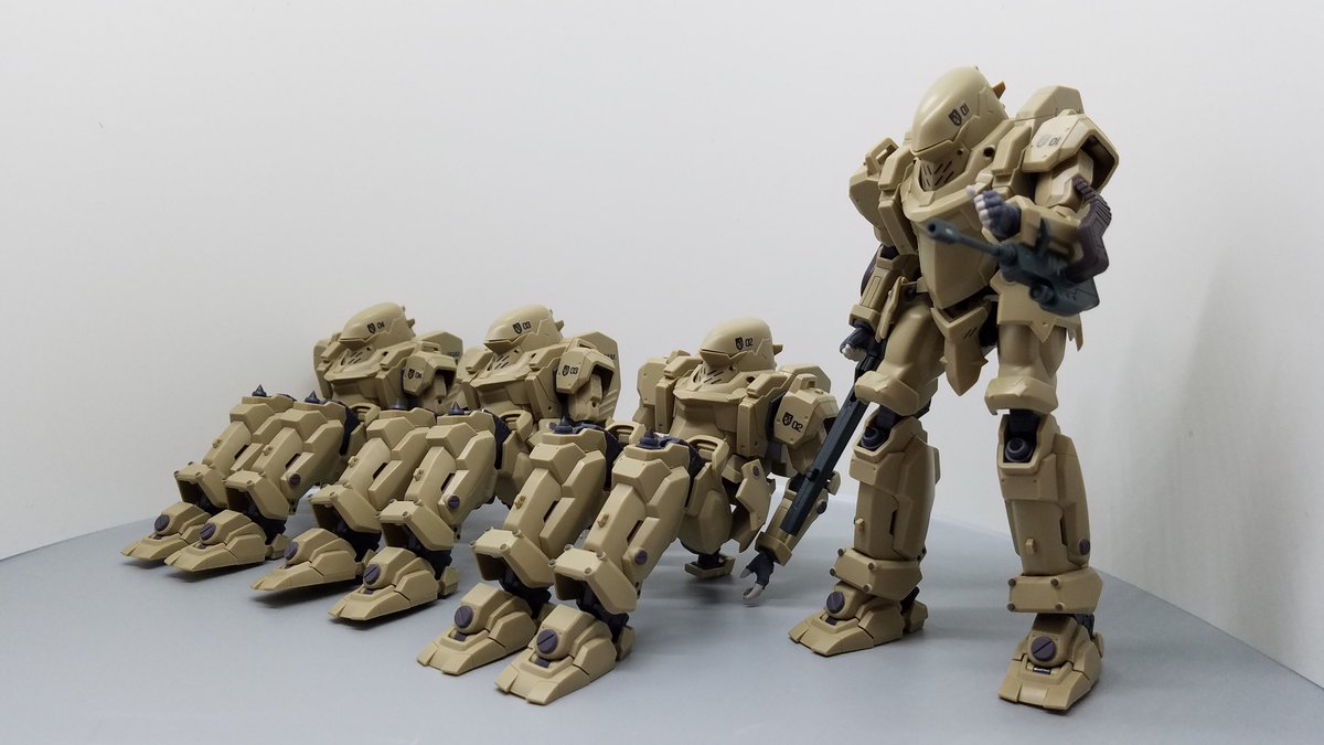 三手八郎 関節可動マニアの三手八郎です せっかく揃えたrobot魂 壱七式戦術甲冑 雷電 特務自衛隊 実験中隊 の全４機なので 別の写真も載せますよ いやぁ並べるだけで楽しいなぁ ウキウキ こうなると敵 Mf イシュタルmk もどうしても欲しい