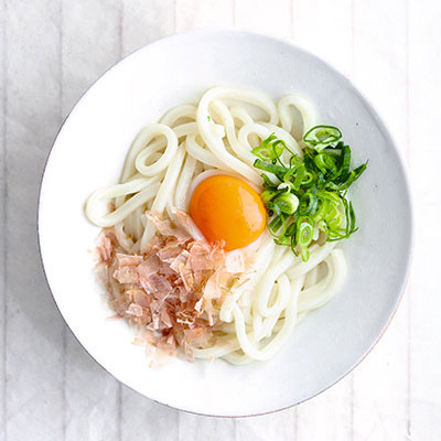 Madame Figaro Japon Sur Twitter イギリスで日本食を作る時に役立ち 日本食の楽しさをあらためて知ることができる Japanese Food Made Easy ロンドンを拠点にするフードスタイリスト 西村あやさんの著書には おいしくて簡単なレシピが詰まっています